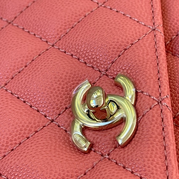 NEW CHANEL 22A Pink Caviar Small/ Old Mini Coco Handle Flap w/ receipt - Picture 7 of 15